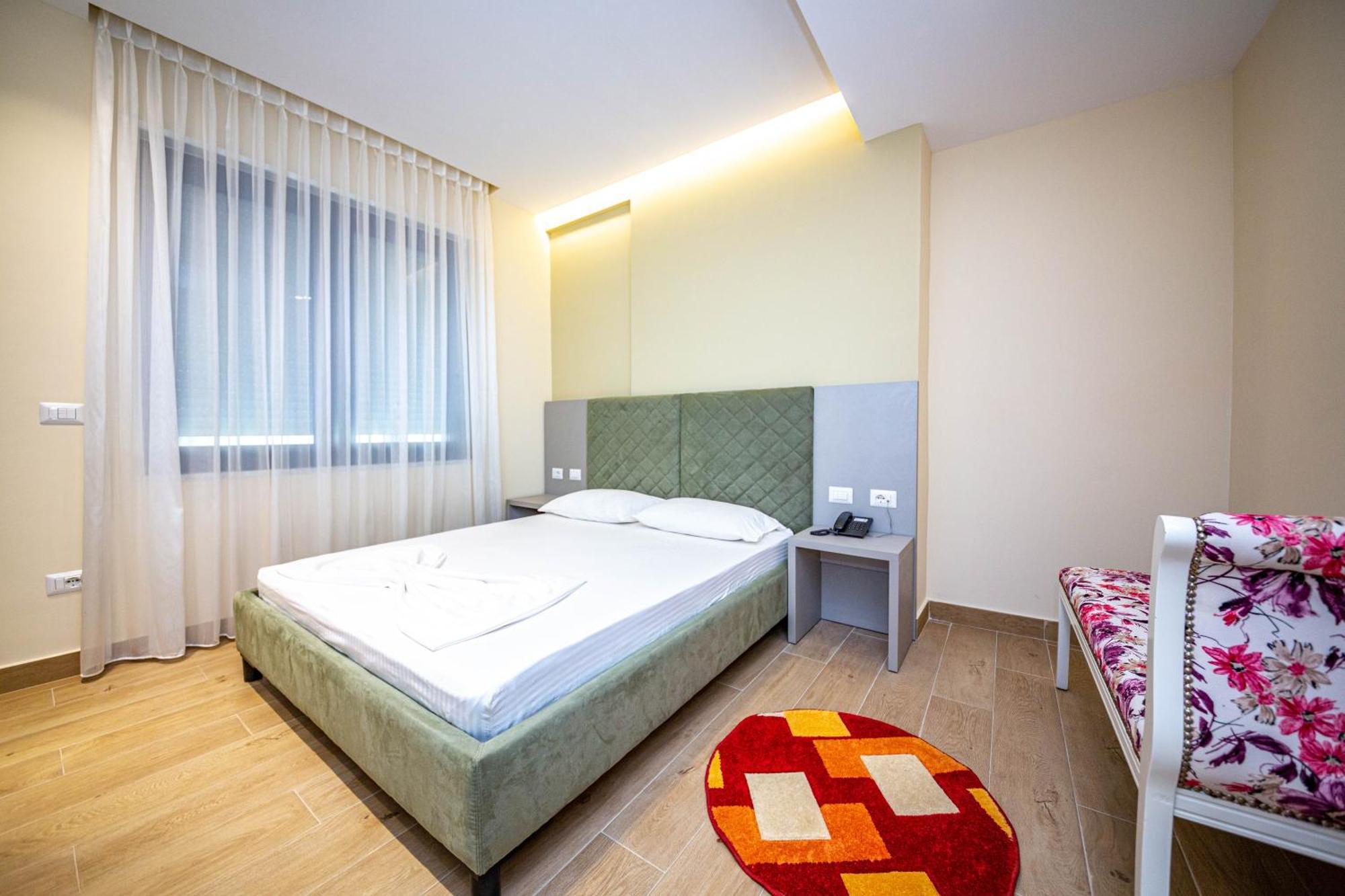 Hotel Bella Vista Shkallnur Экстерьер фото